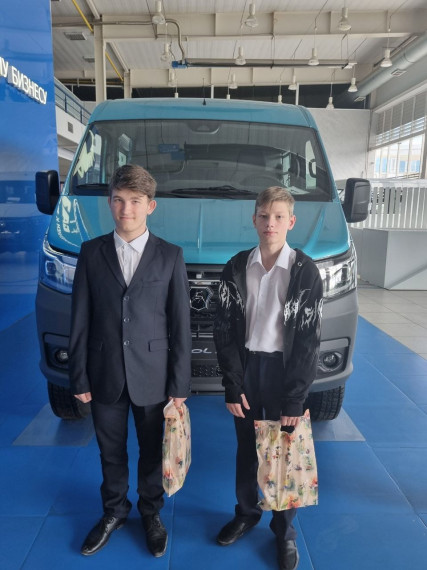 Конкурс рисунков, посвященного легендарным автомобилям ГАЗ.